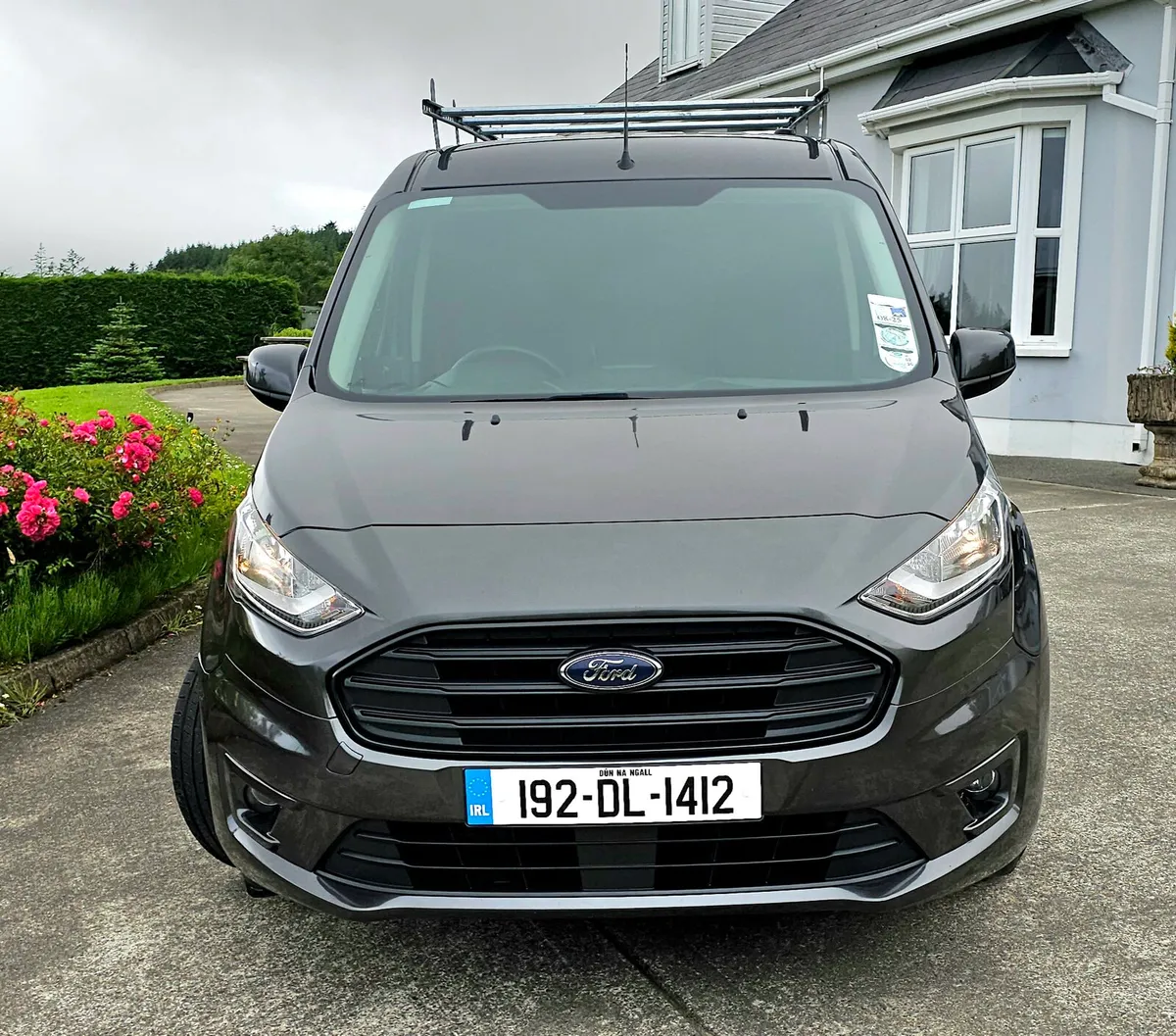 Van - Image 4