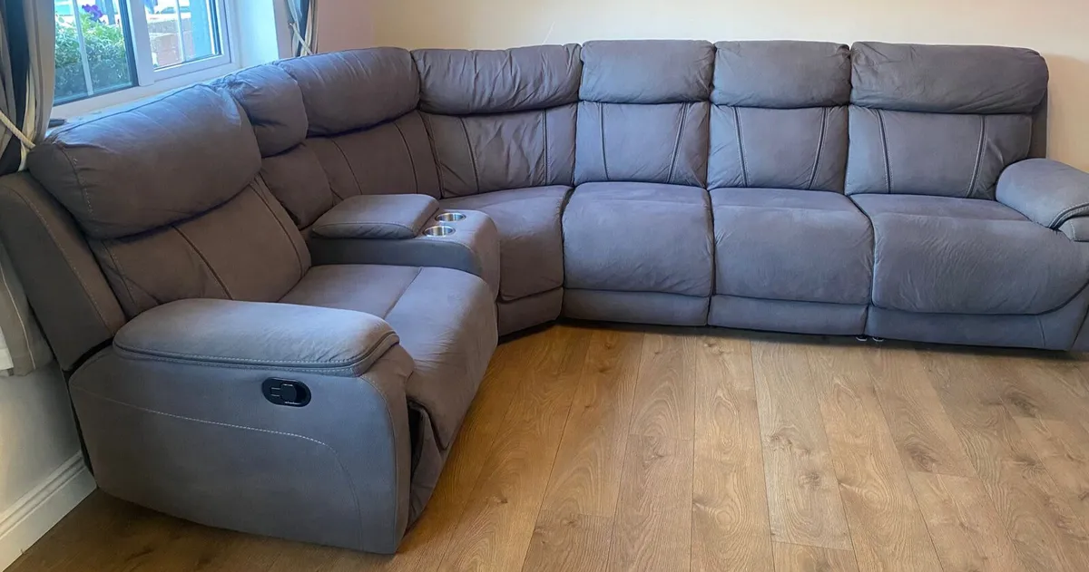 Corner couch/sofa - Image 3