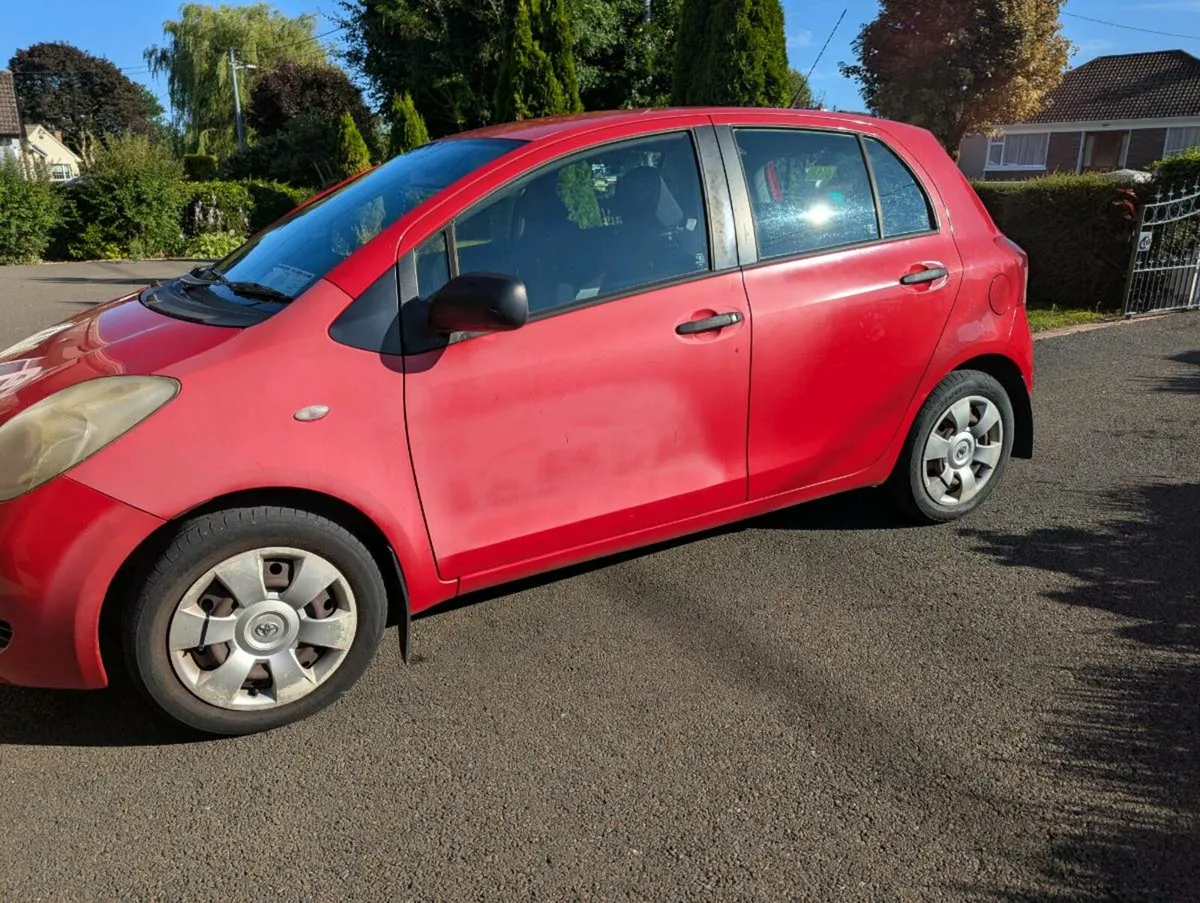 Toyota Yaris 2006 - Image 2