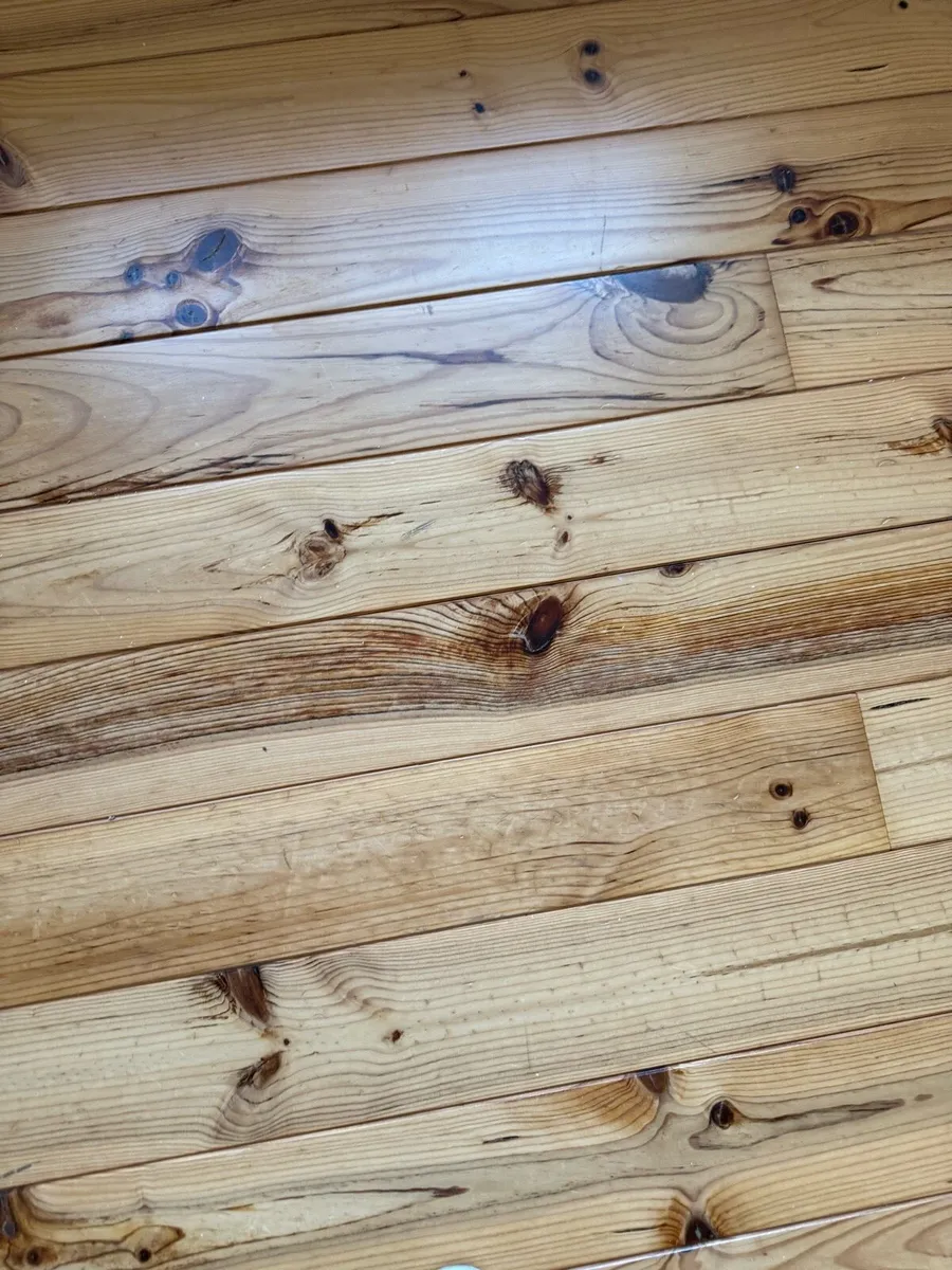 Solid wood floor - Image 2
