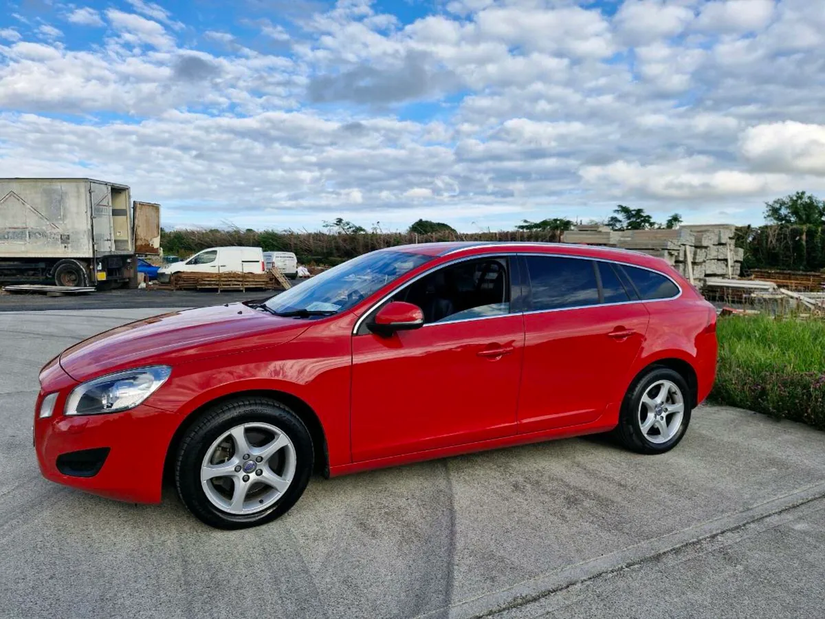 2013 Volvo V60 (Automatic/New Test/Japanese) - Image 3