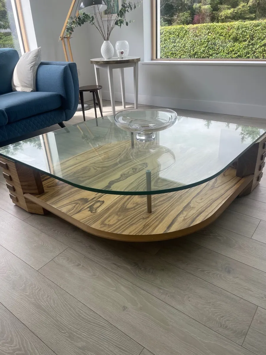 Large designer coffee table - Image 1
