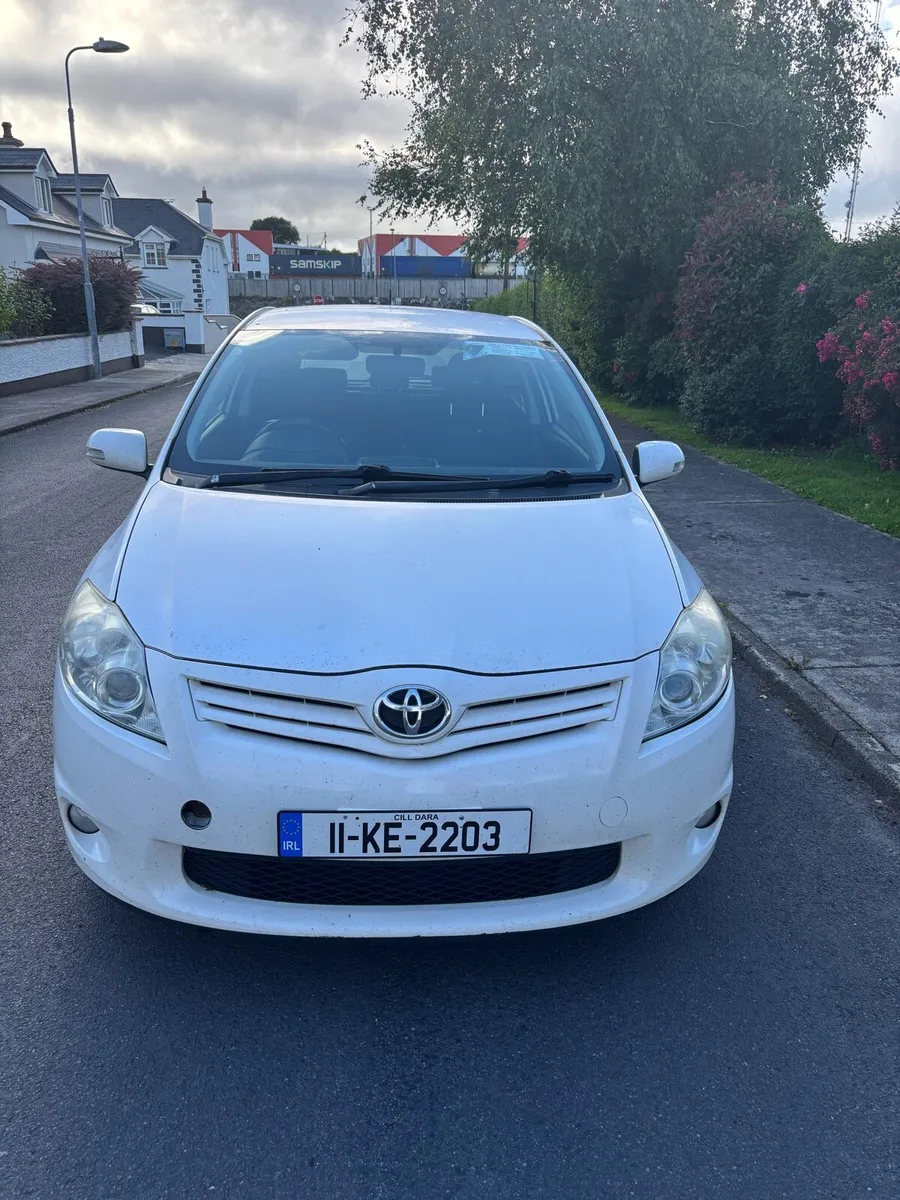 2011 Toyota auris hatchback 1.4 diesel - Image 1