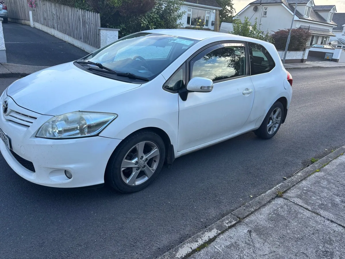 2011 Toyota auris hatchback 1.4 diesel - Image 4