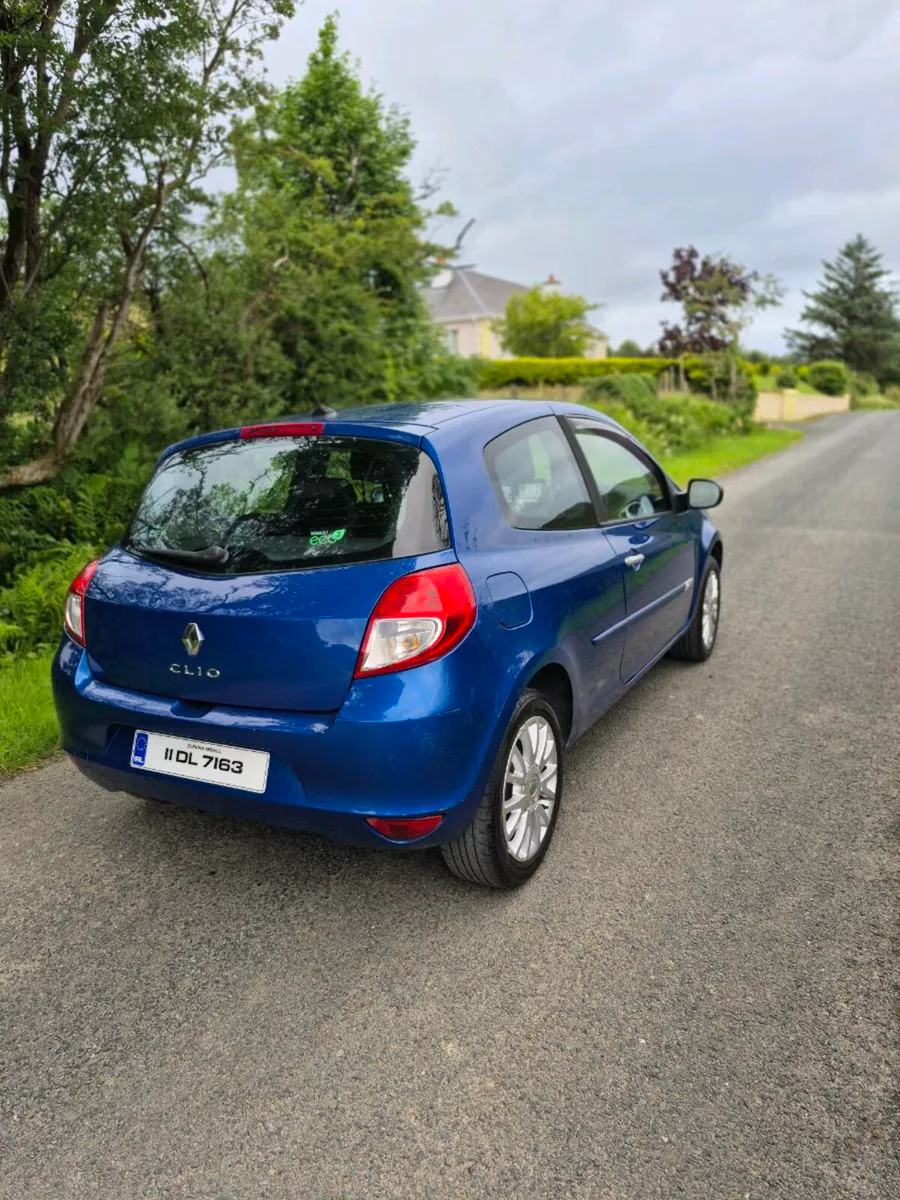 2011 Renault Clio 1.1L Petrol Tom Tom Edition - Image 3