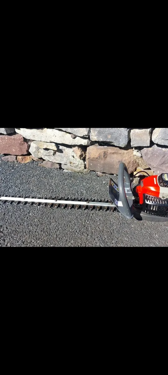 Hedge Trimmer, 30inch blade. - Image 3