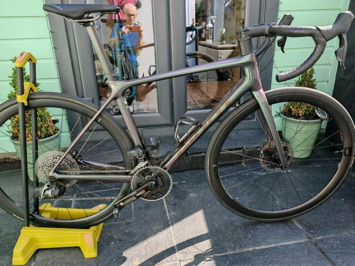 Giant TCR adv Pro 1axs  size medium - Image 1