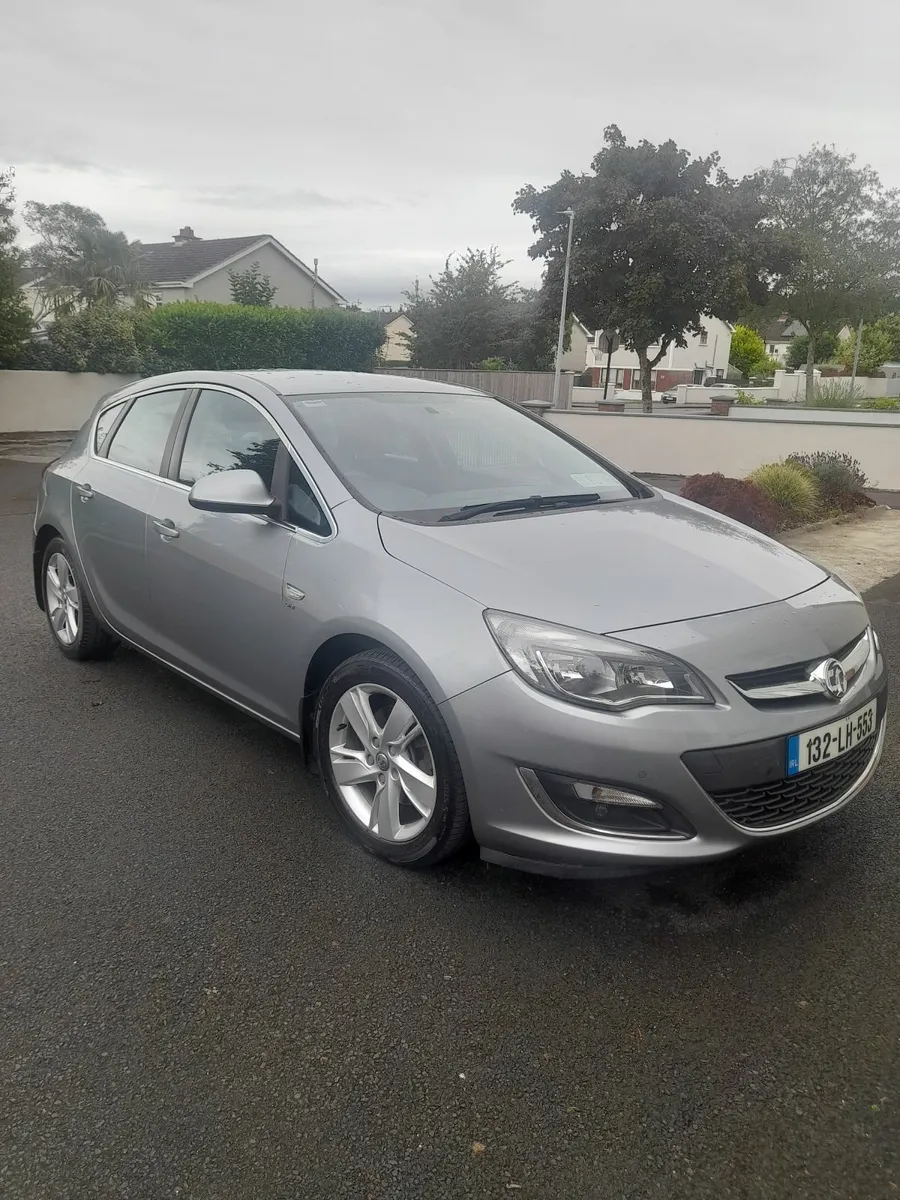 Vauxhall Astra 2013 - Image 1