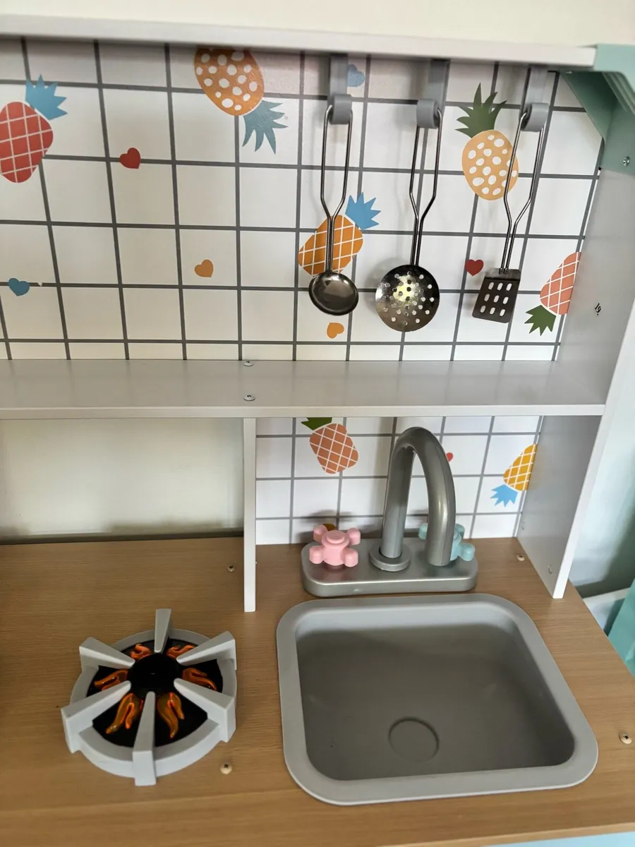 Children’s kitchen - Image 4