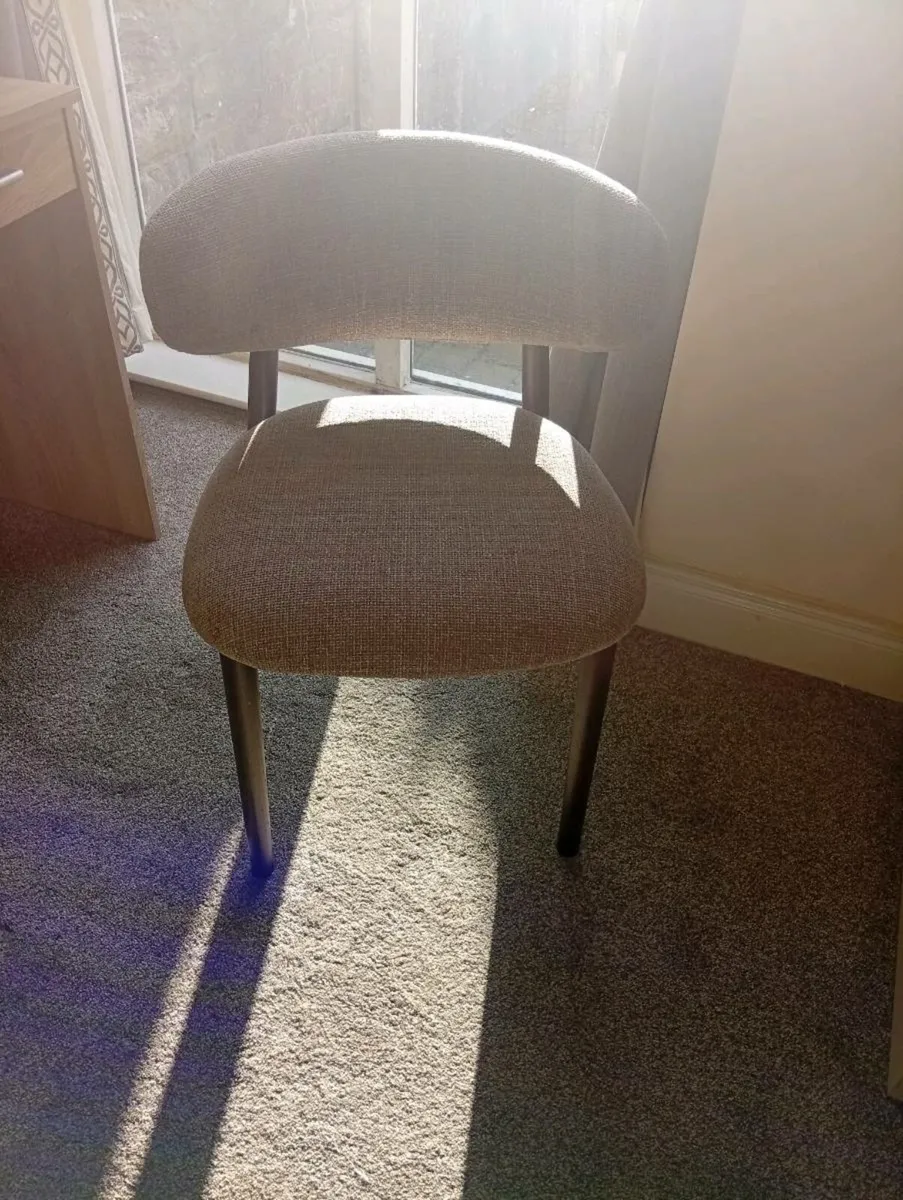 chair - Image 1