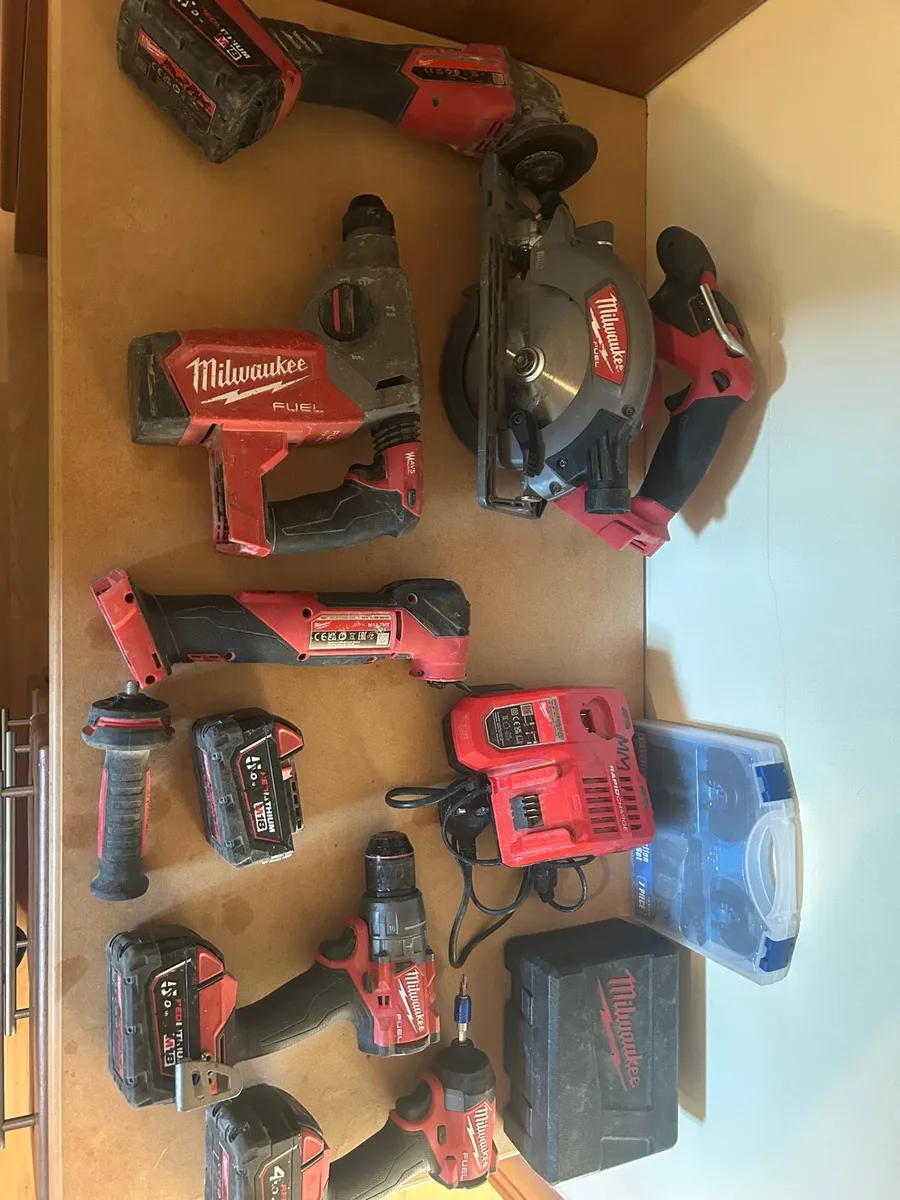 Milwaukee M18 FPP7A3-503B 7 piece power tool set - Image 2