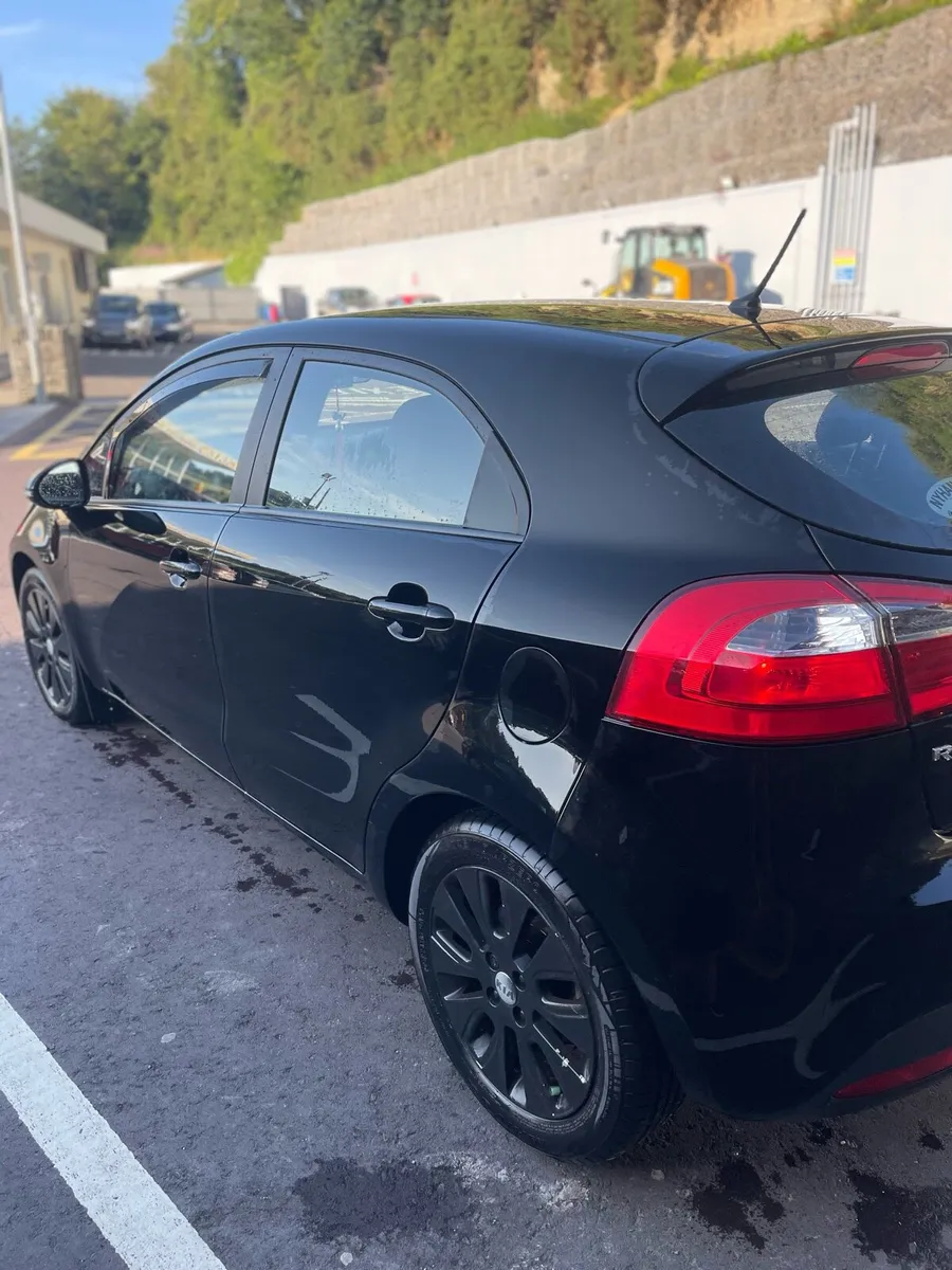Car - Image 4