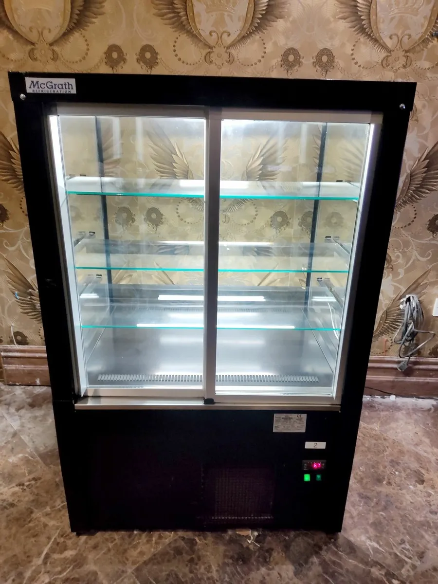 EVOK 90V Glass Ventilated Display - Image 3