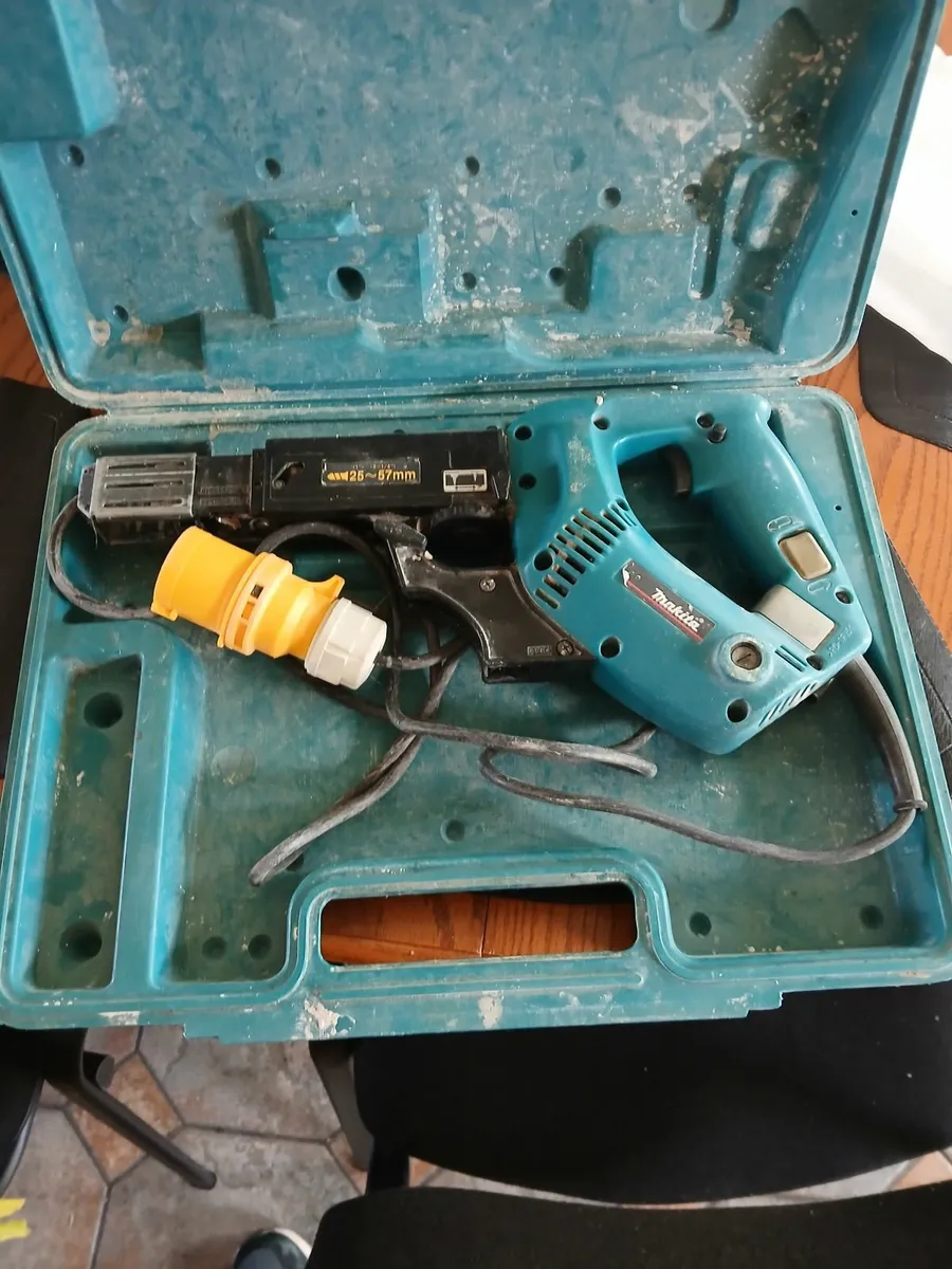 Maktta plasterboard screw gun