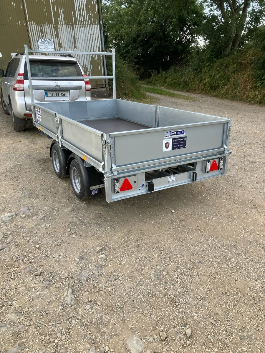 Trailer - Image 1