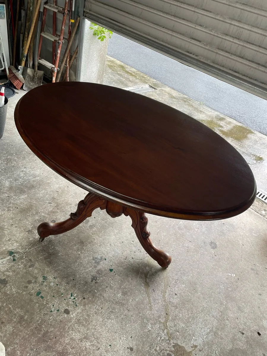 Oval mahogany table - Image 1