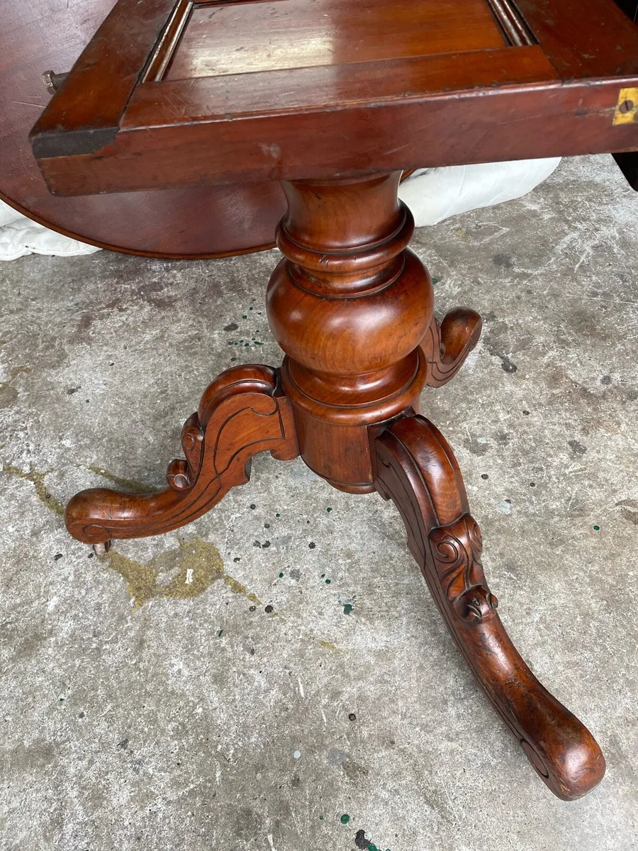 Oval mahogany table - Image 2