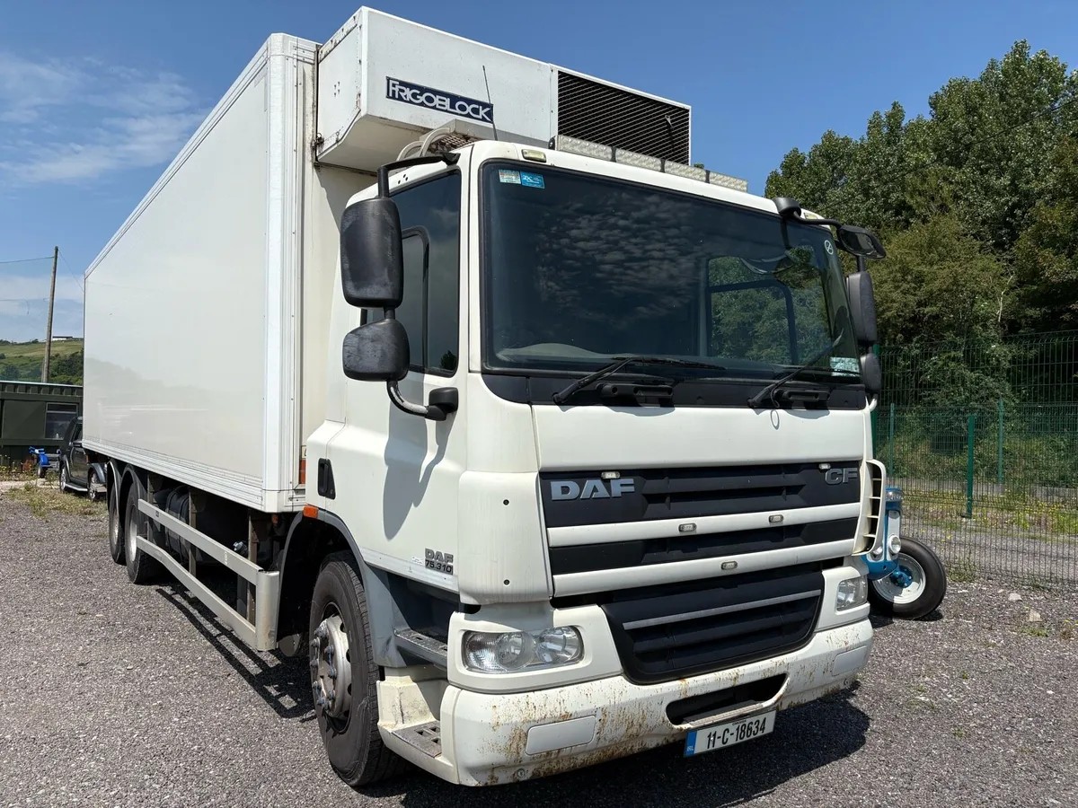 2011 Daf 75/310 fridge truck - Image 1