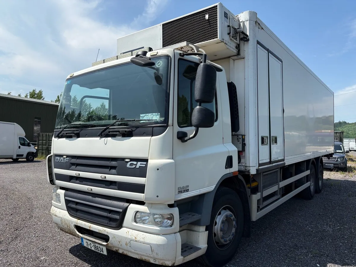 2011 Daf 75/310 fridge truck - Image 2