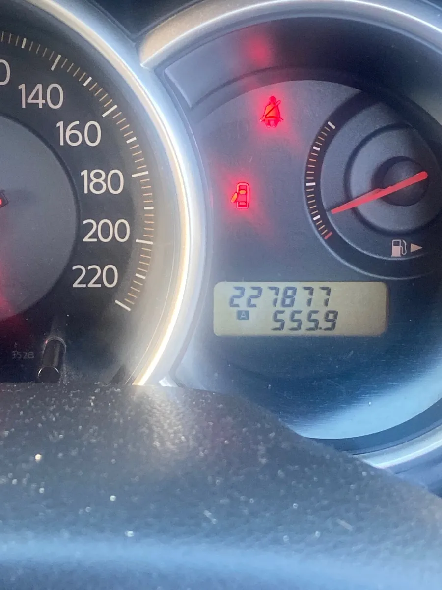 Nissan Tiida 2010 - Image 3