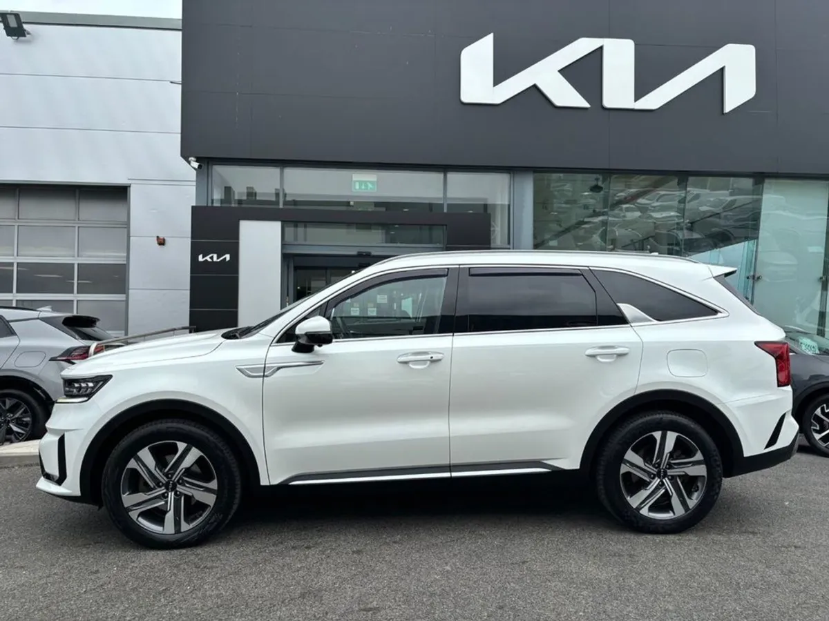 Kia Sorento 1.6 K4 Plug in Hybrid Automatic ( 7 S - Image 3