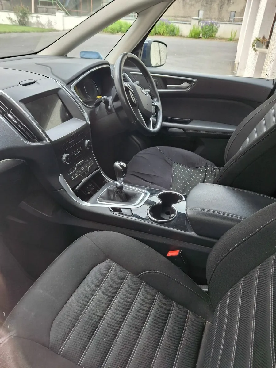 Ford Galaxy 2018 - Image 2
