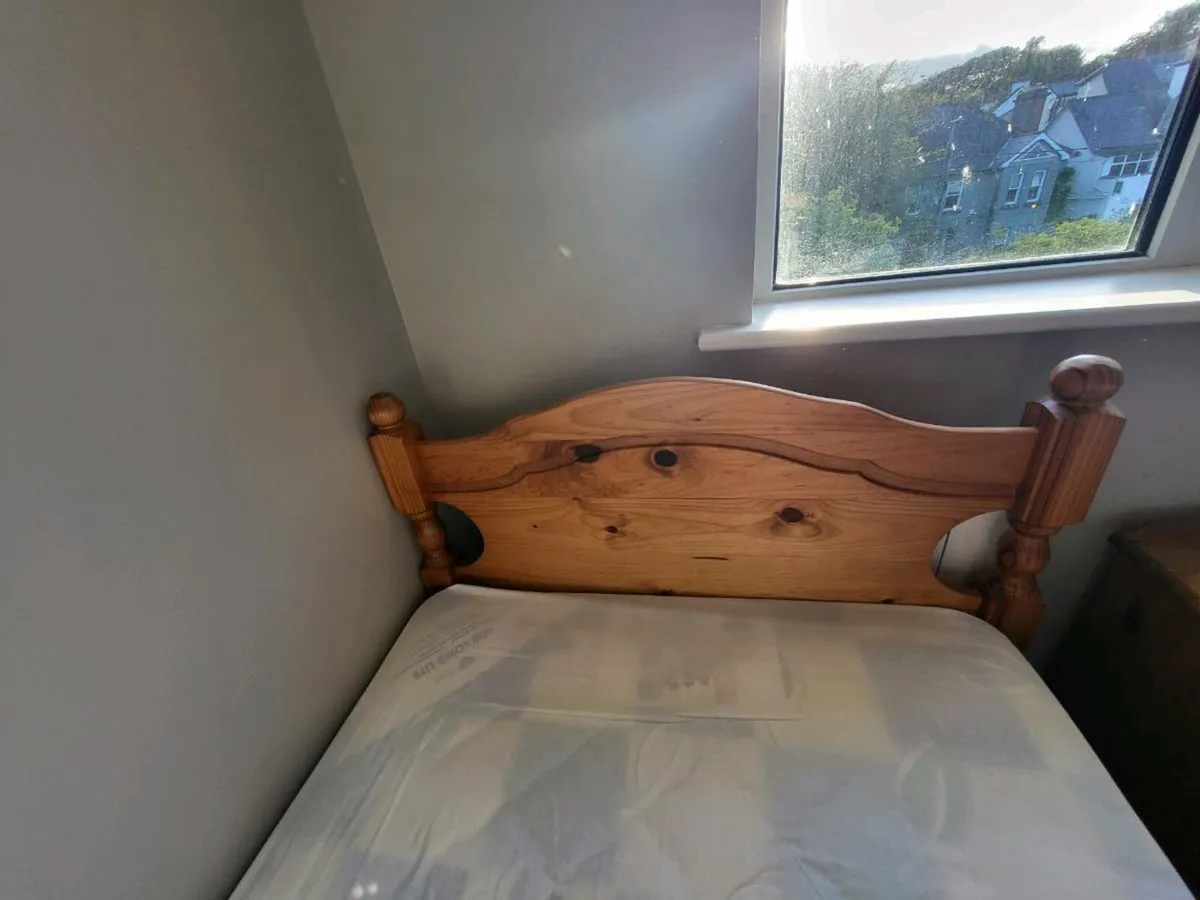 Single bed / headboard / Matress / (protector) - Image 2