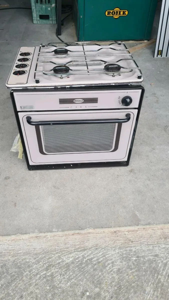 Spinflo camper/caravan gas oven and hob - Image 1