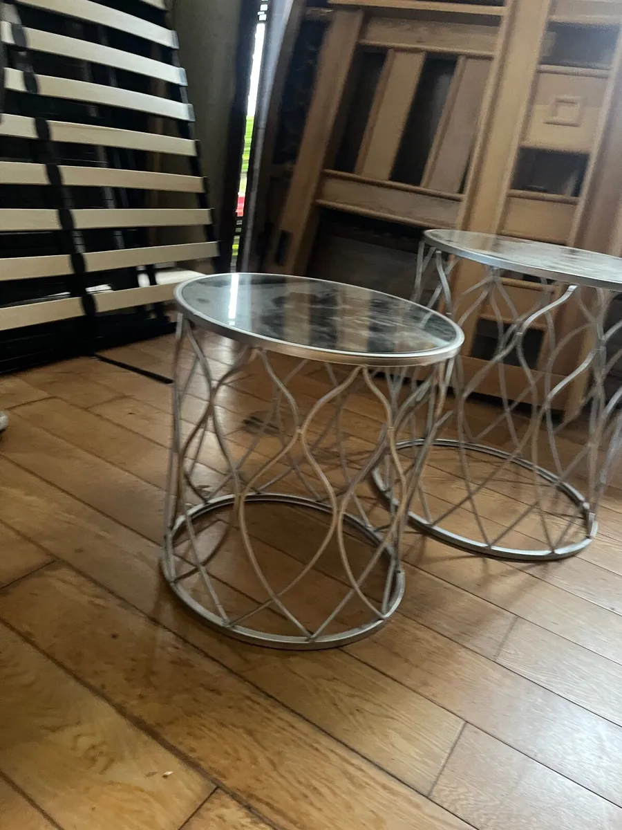2 side tables - Image 1