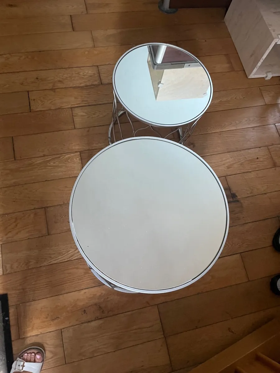 2 side tables - Image 2