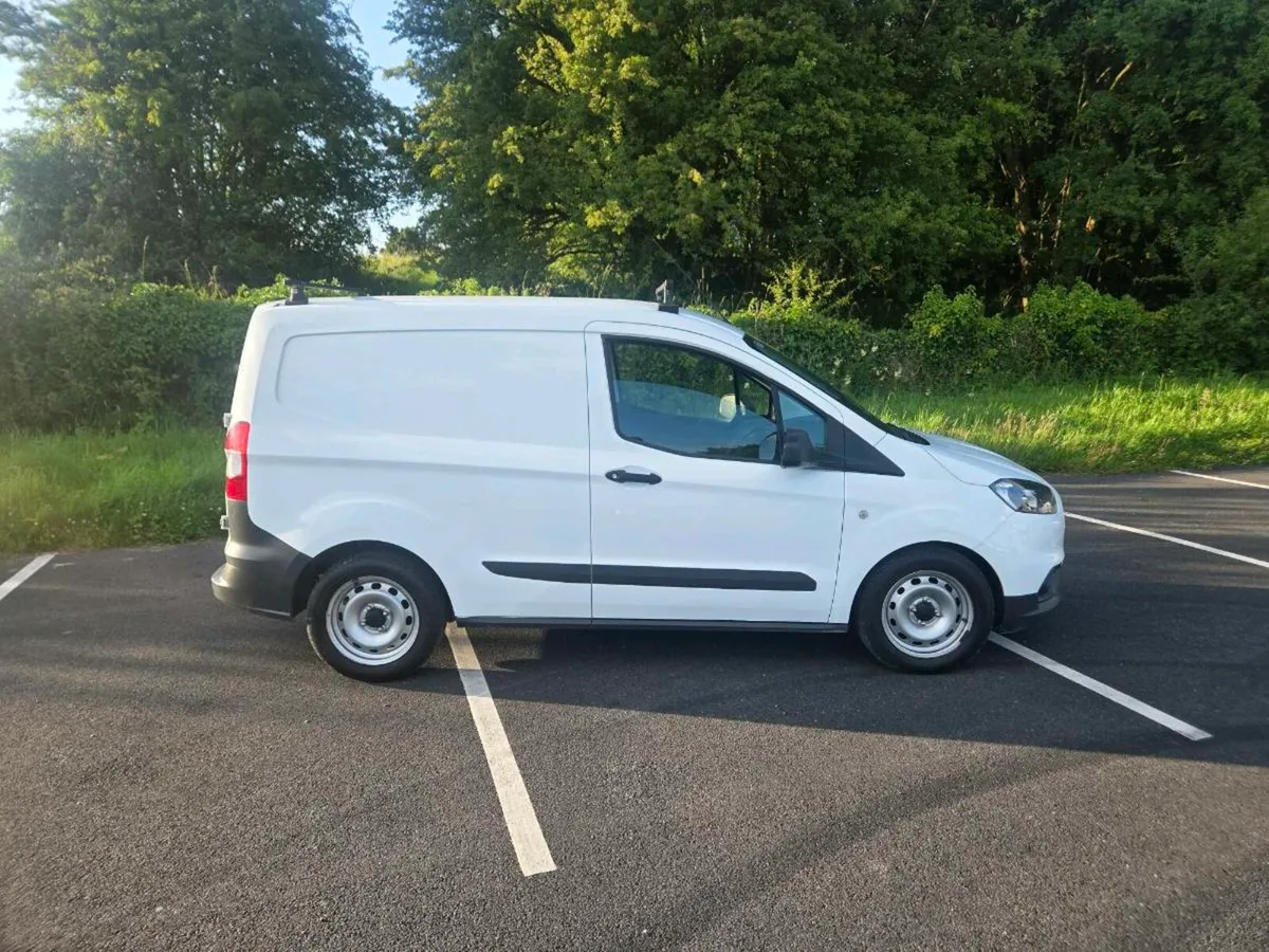 Ford Transit Courier - Image 1