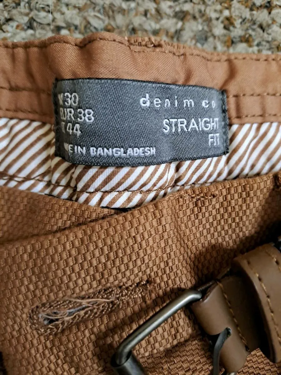 Brown shorts new size 30 - Image 3