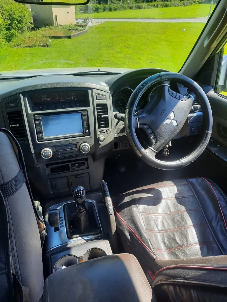 Mitsubishi pajero - Image 3