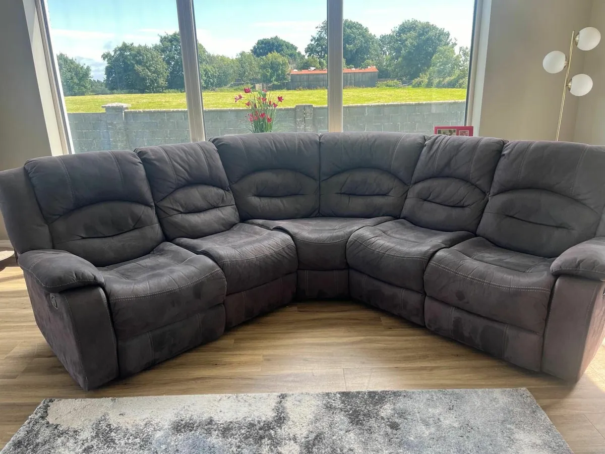 Five-seater Corner Couch