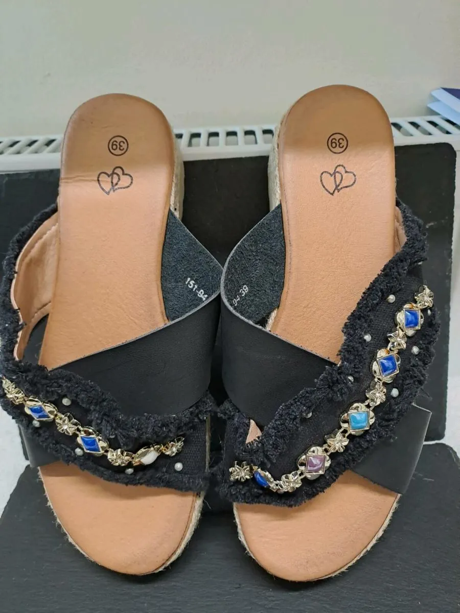 Sandals size 6 - Image 4