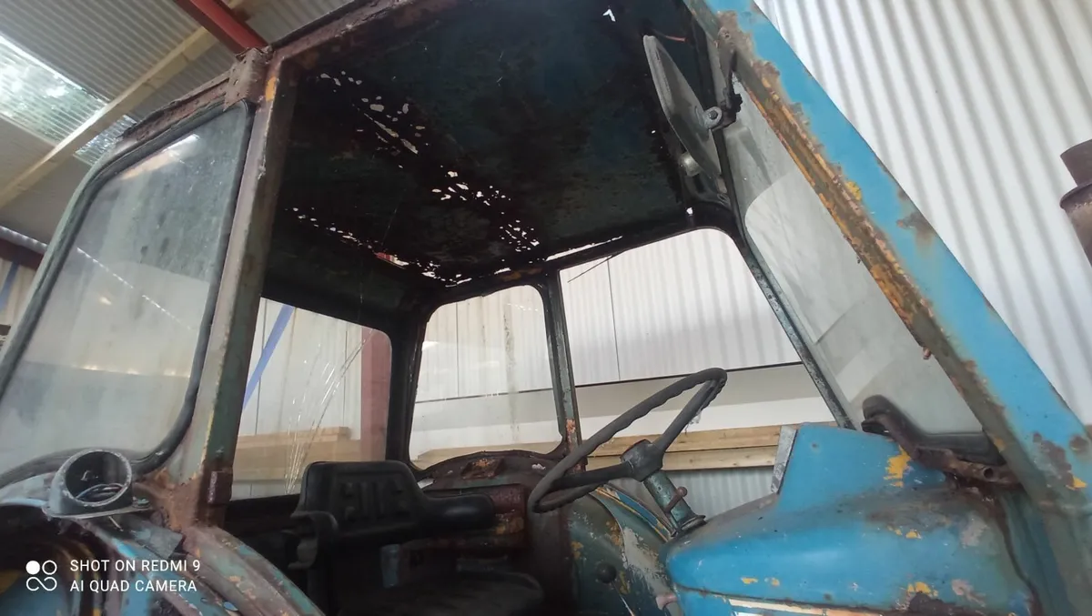 Ford 5000 tractor - Image 4