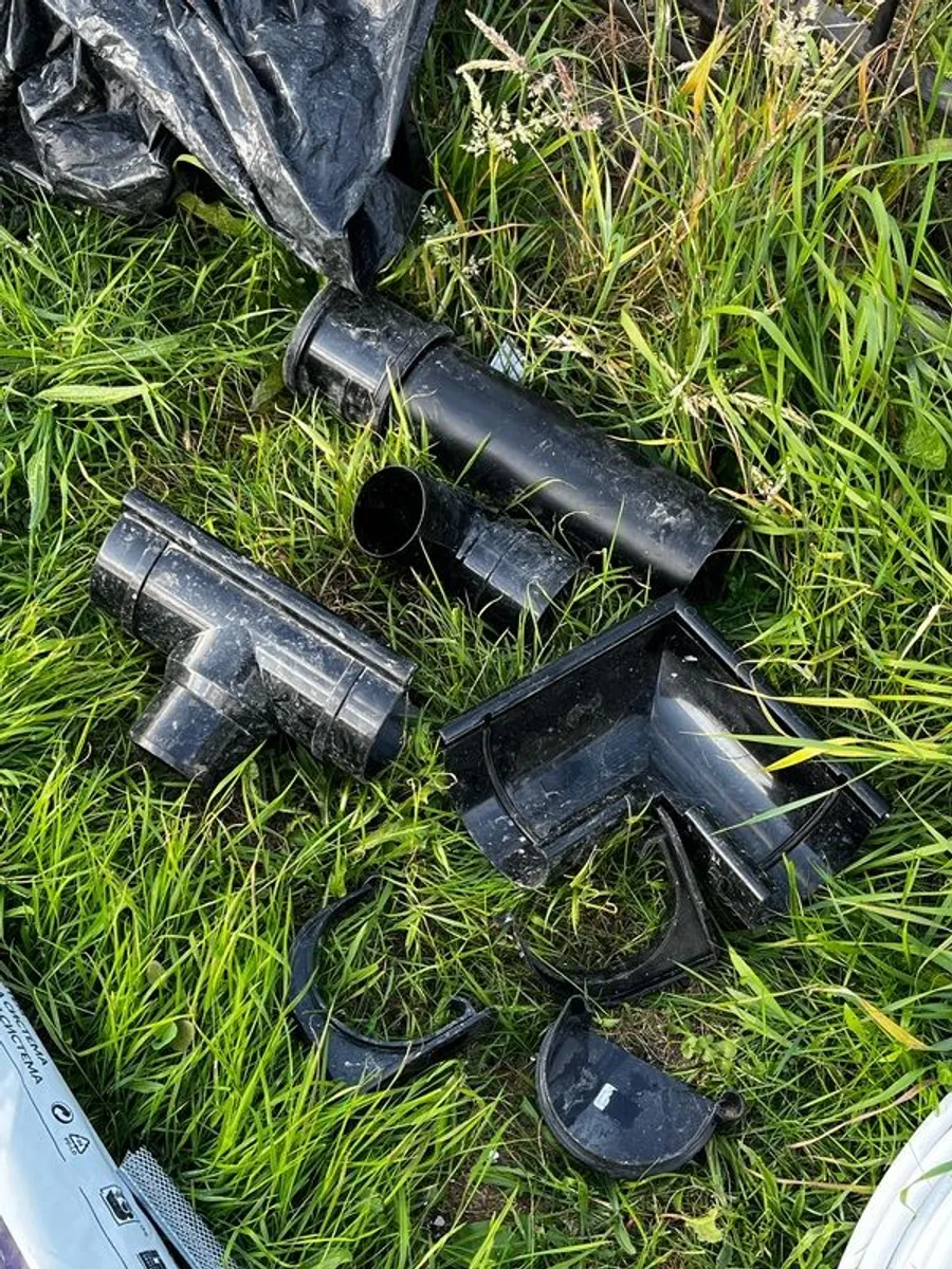 Pvc black gutters - Image 4