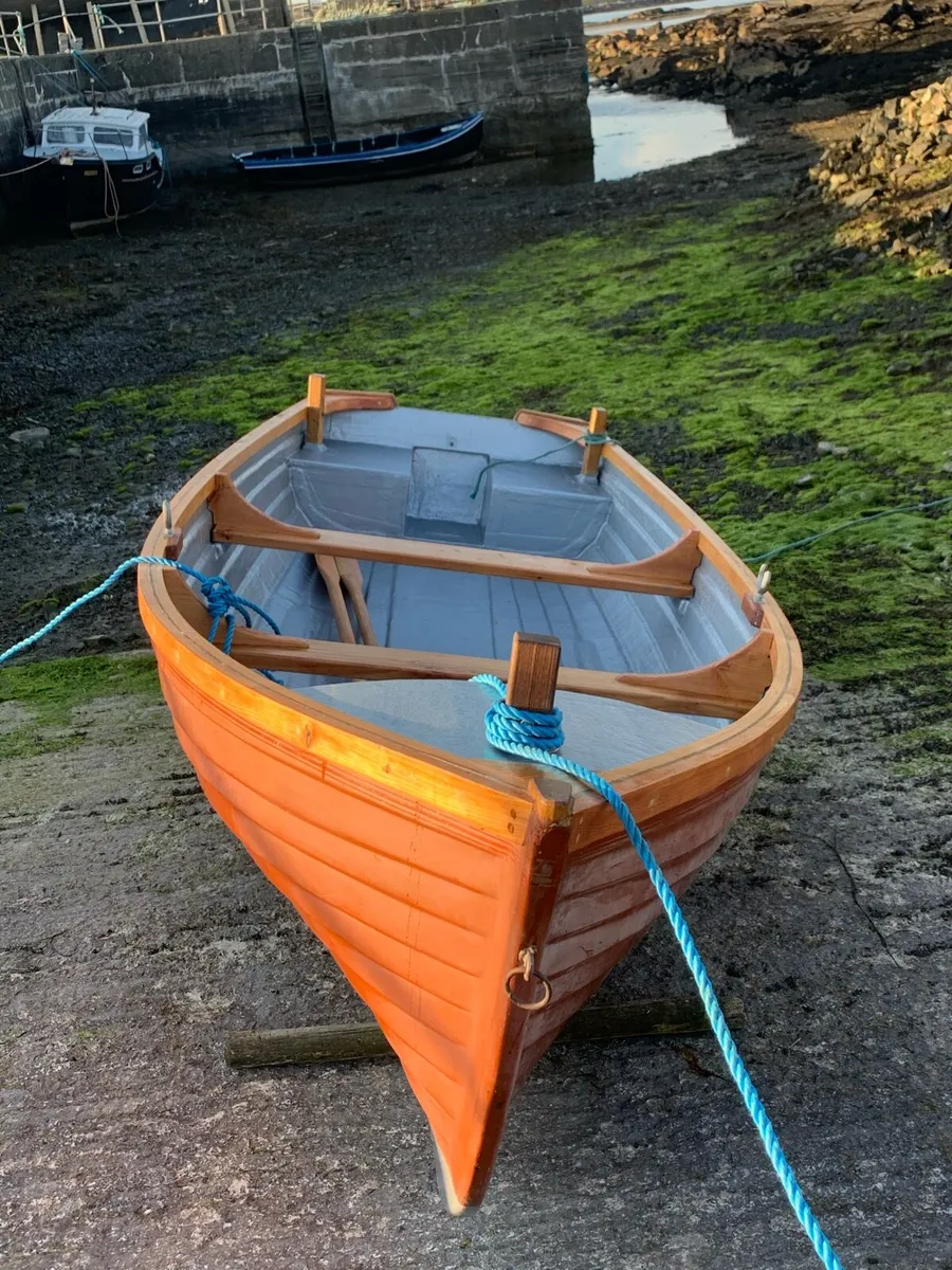 16ft fiberglass boat - Image 1