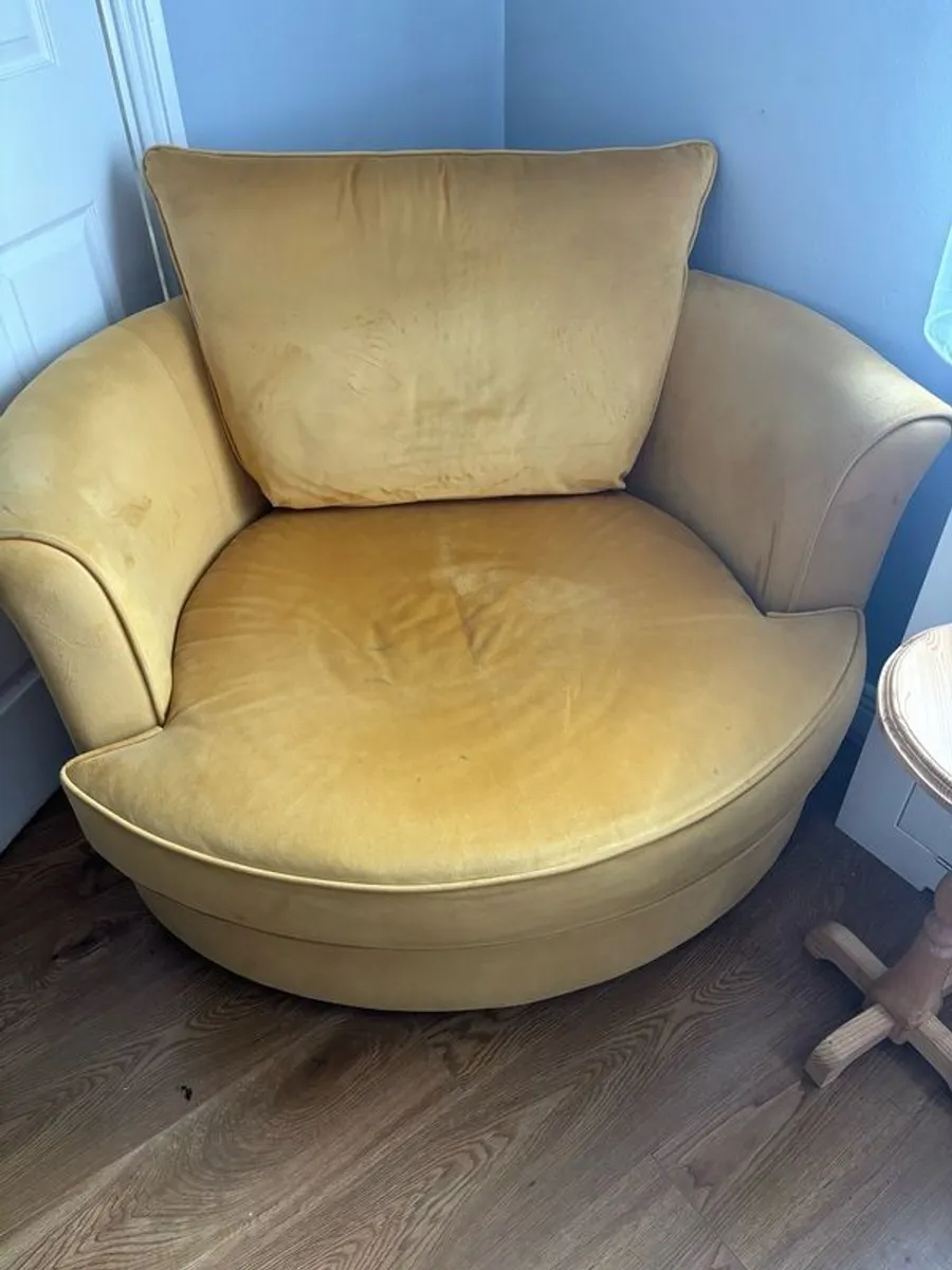 swivel chair - Image 2