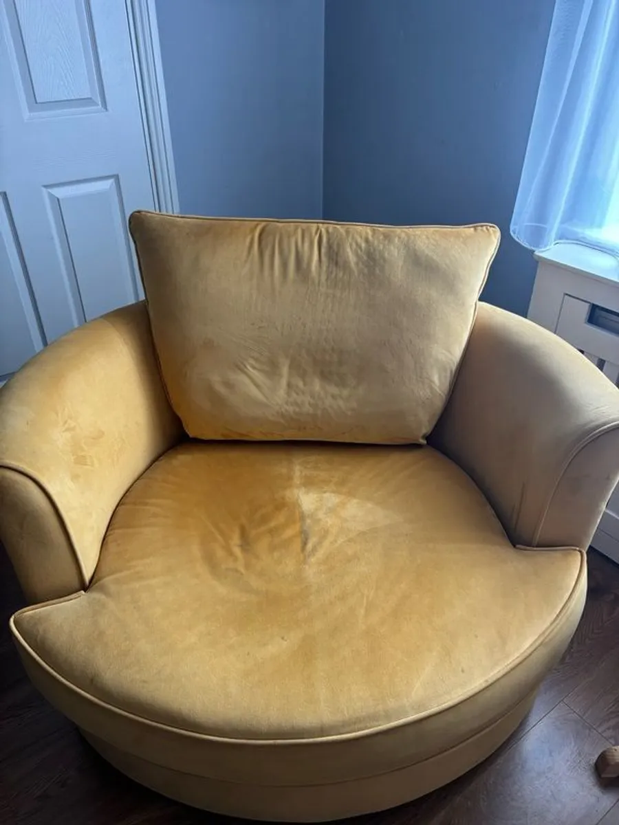 swivel chair - Image 4