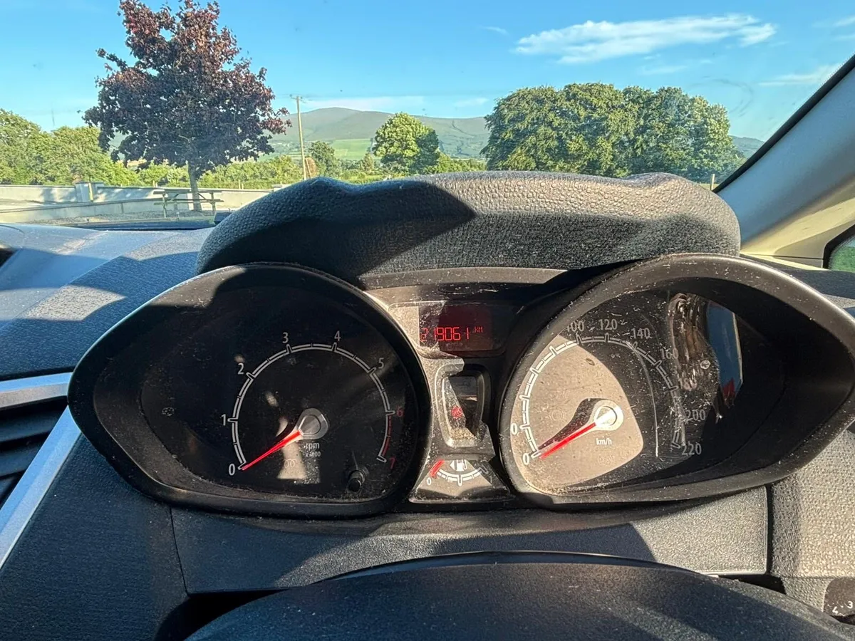 Car - Image 2