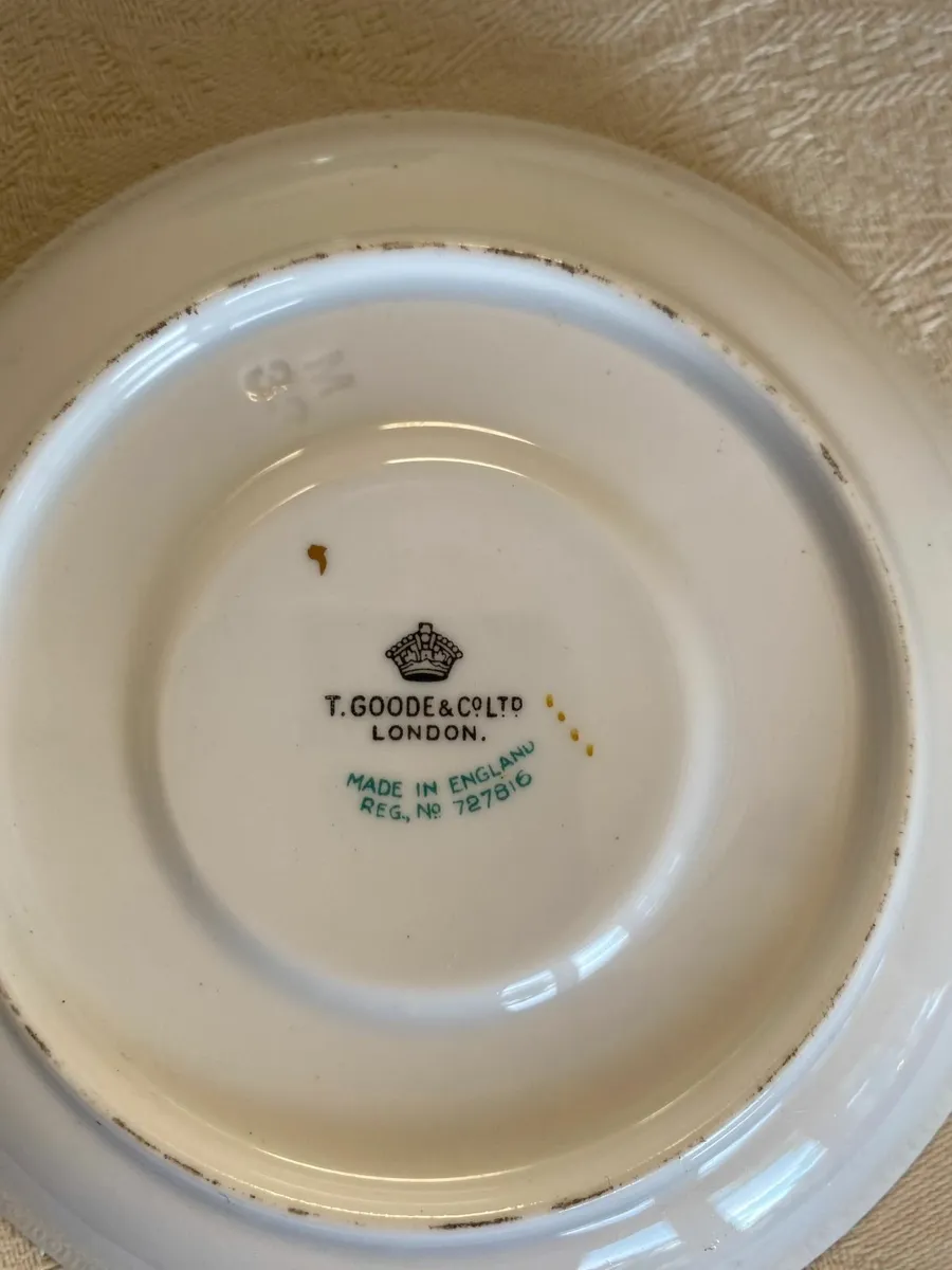 Thomas Goode & Co by Royal Appointment Plates Cups - Image 2