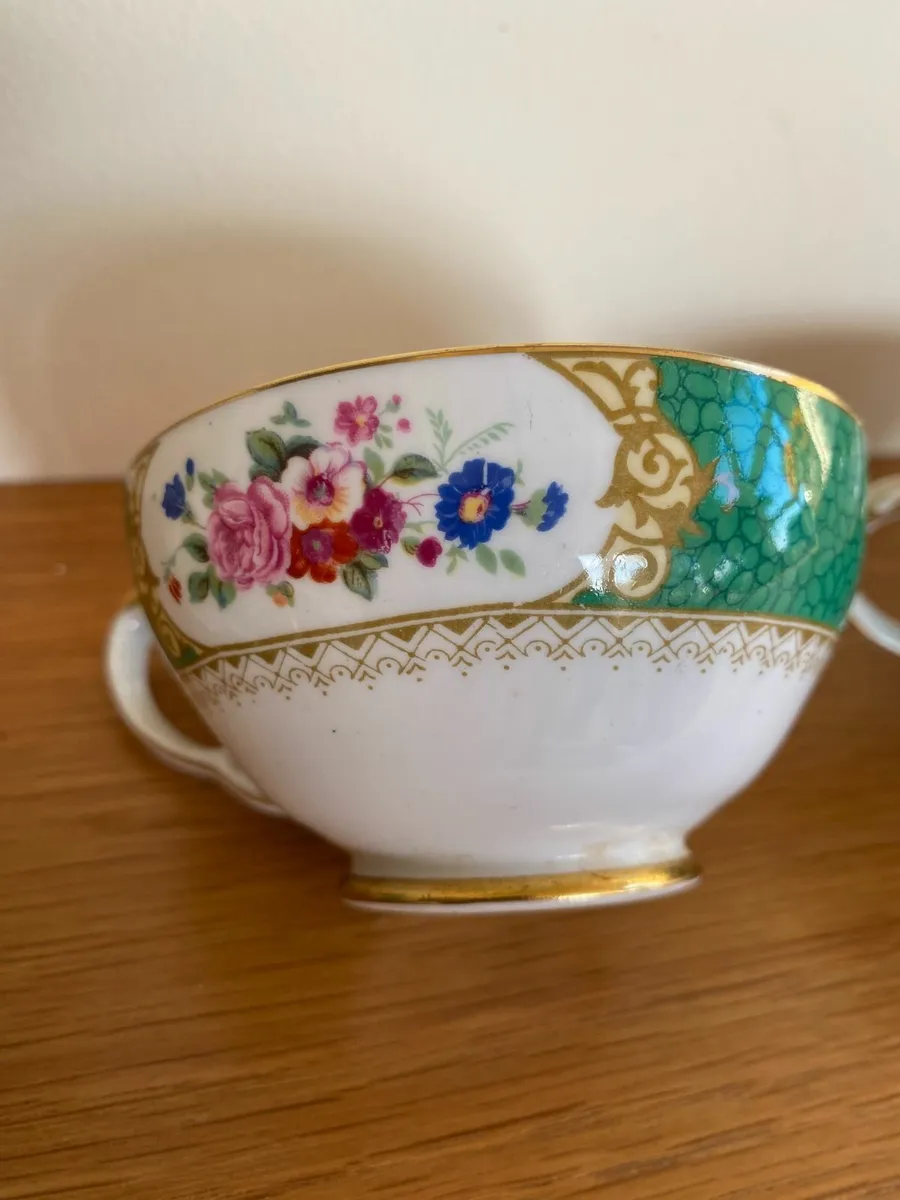 Thomas Goode & Co by Royal Appointment Plates Cups - Image 3