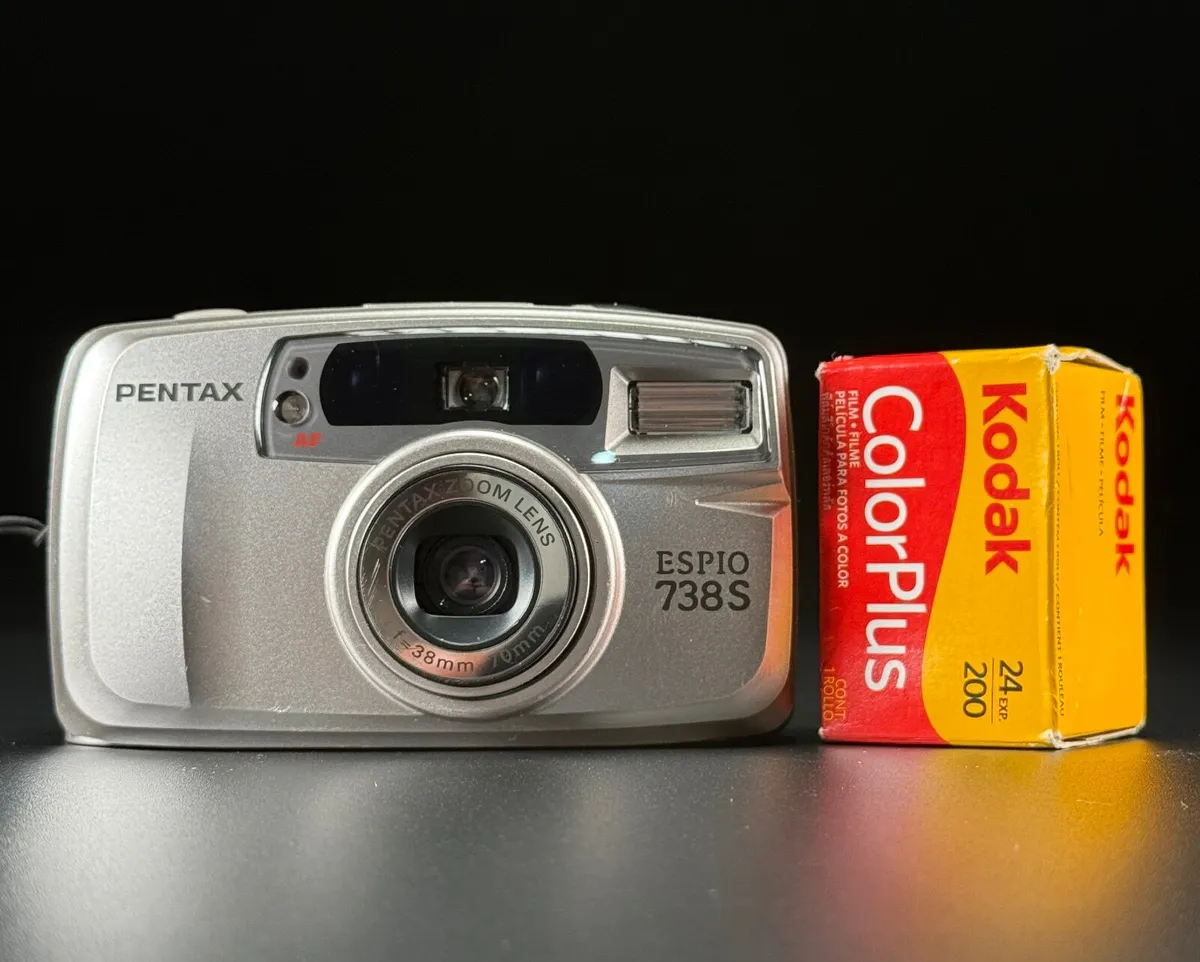 Pentax Espio 738s film point and shoot camera - Image 1
