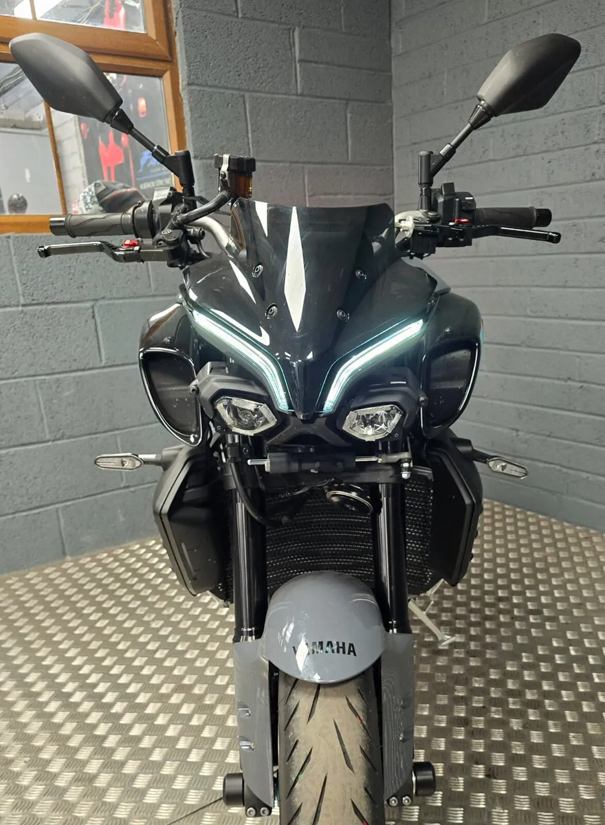 2023 YAMAHA MT 10 - Image 2