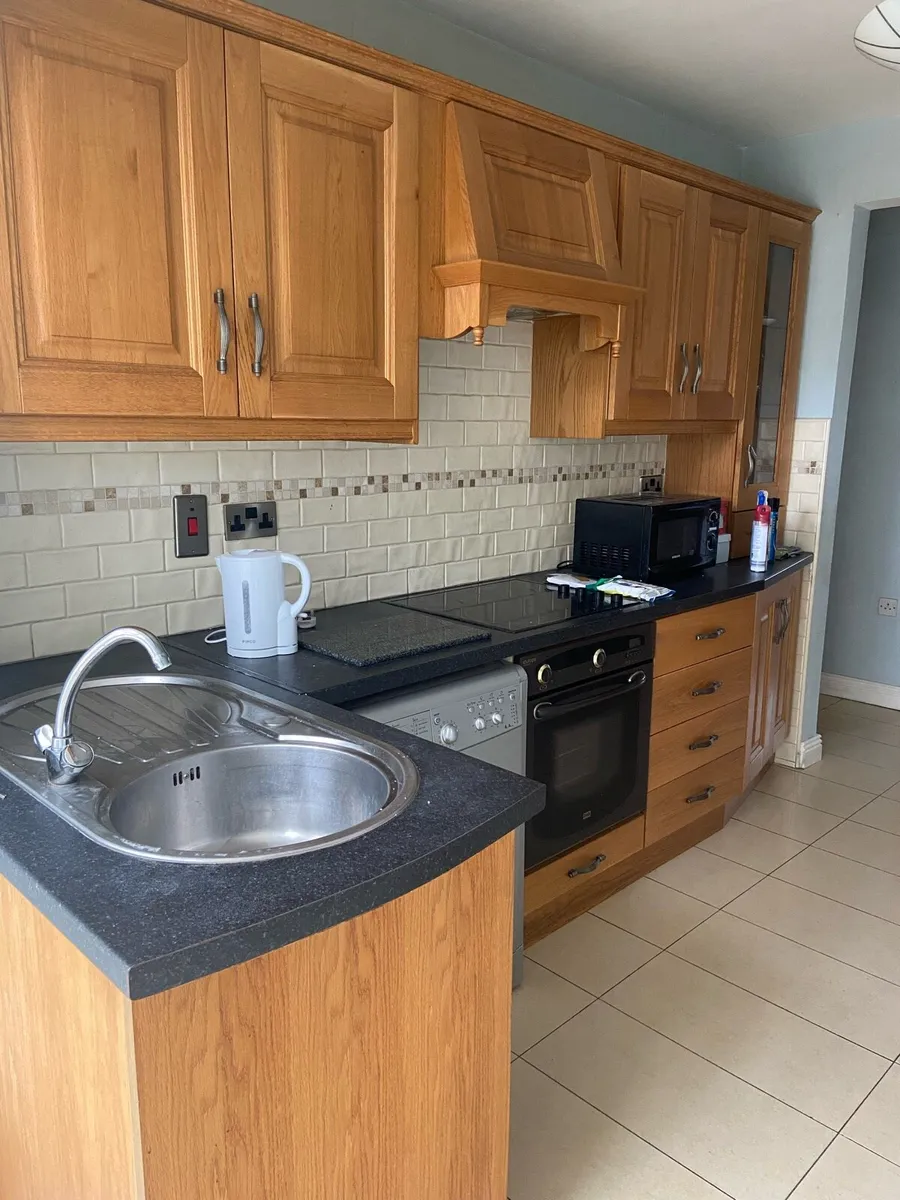 Solid oak kitchen - Image 2