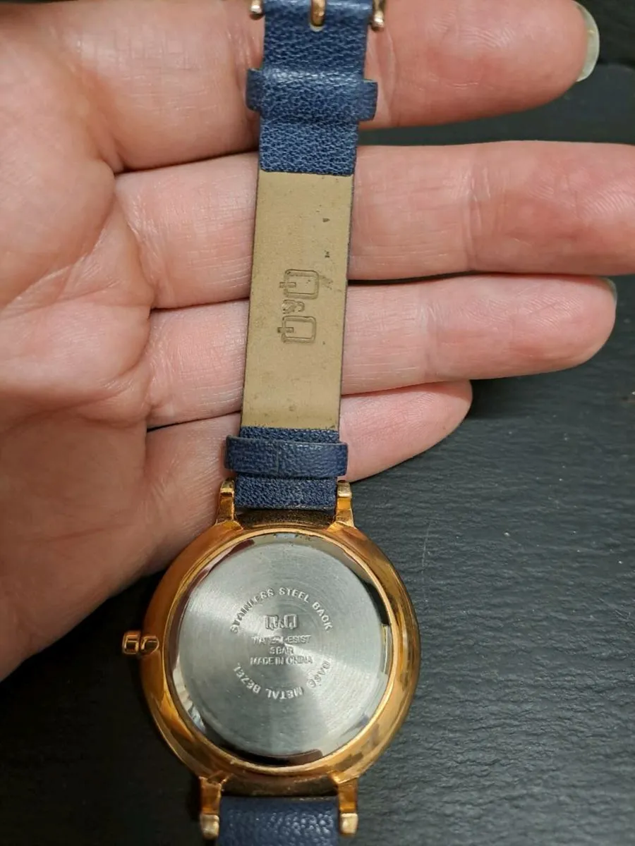 Q & Q watch - Image 4