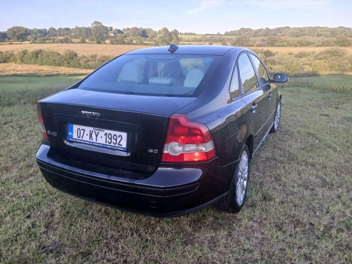 Volvo s40 1.6 diesel,nct 03/26 taxed 09 /25 €2750 - Image 3