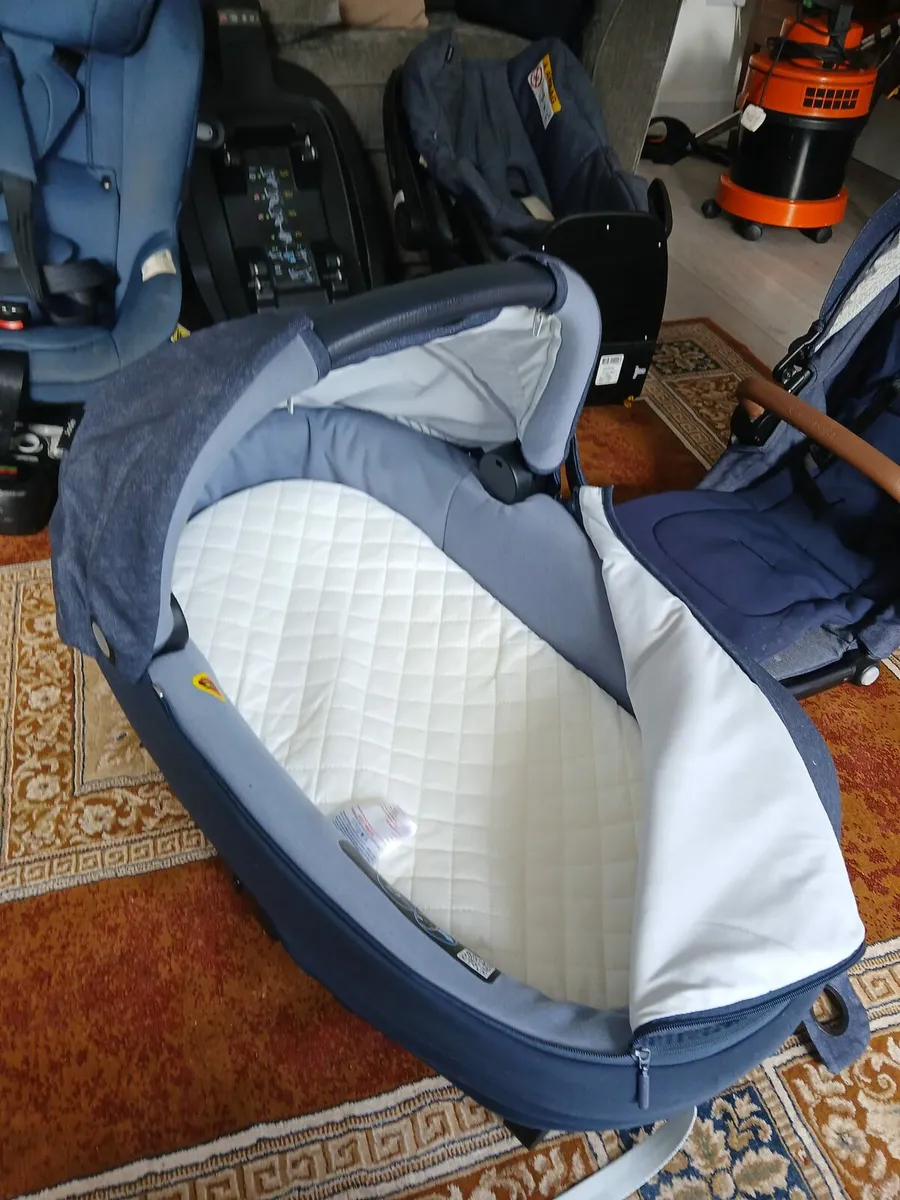 Buggies - Image 1