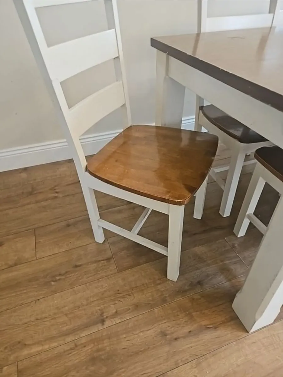 Table and six chairs - Image 3